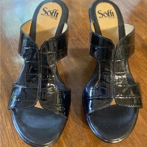 Sofft Women’s 8M Black Leather Croc Embossed Heel Sandals Comfort